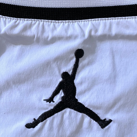 NIKE AIR JORDAN white pullover v-neck windbreaker top/light jacket, Youth M - Picture 11 of 15